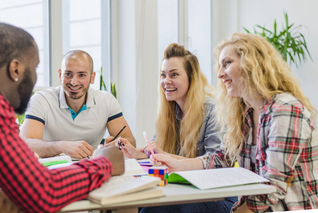 Lachworkshop: de manier om stress te verminderen op de werkvloer